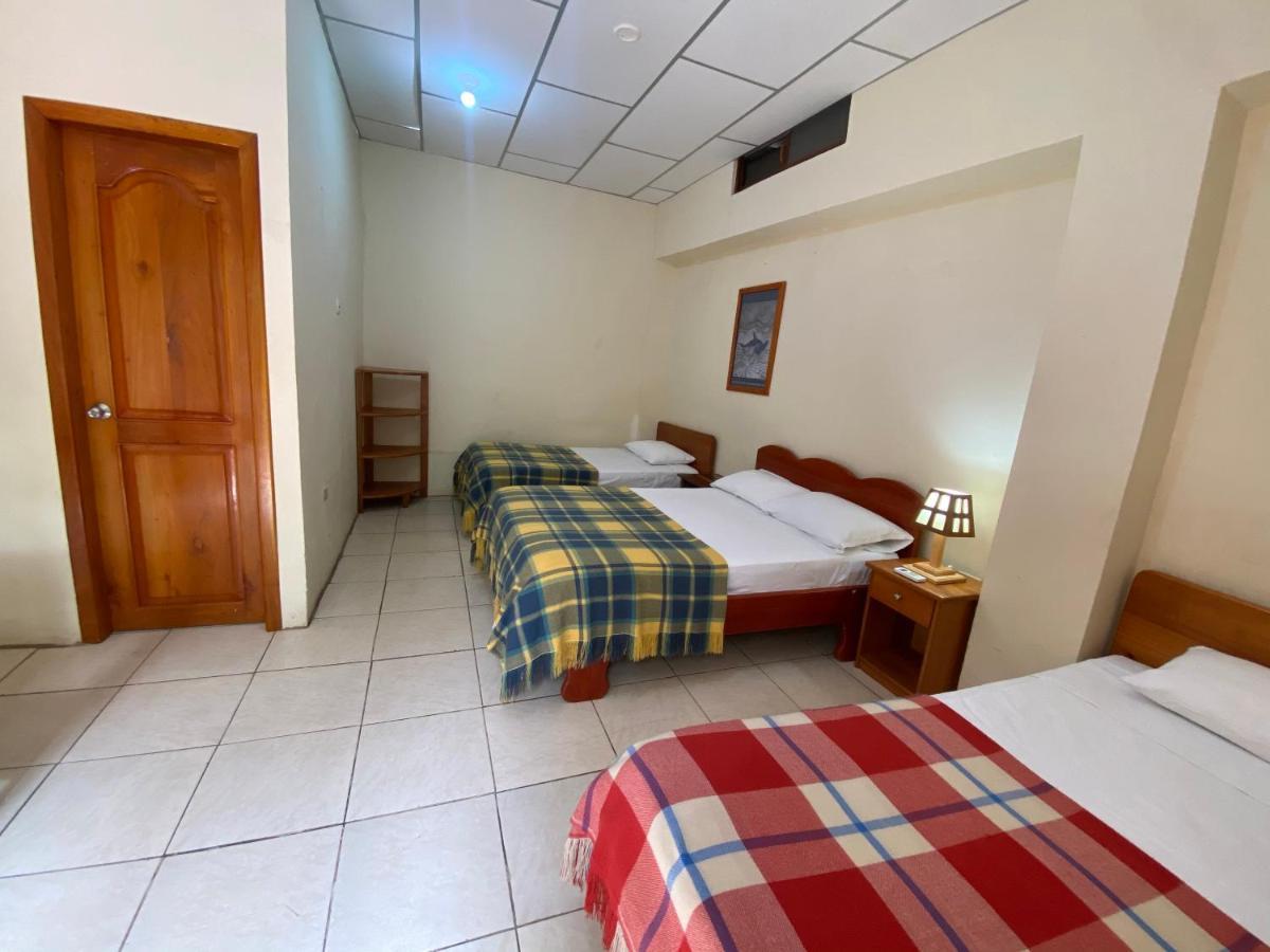 Vista Al Mar Hostel *